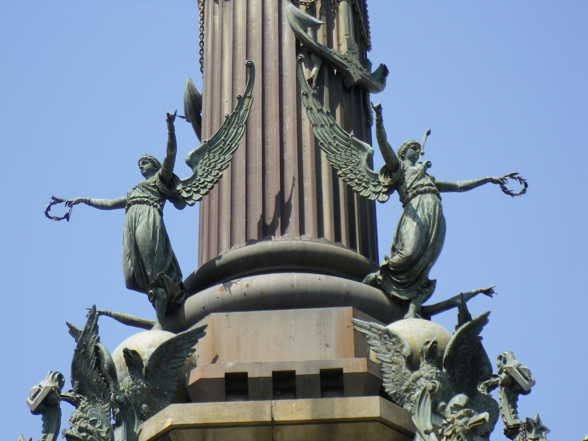 Colombus monument