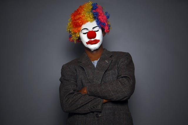 Komt een clown bij de dokter: gedicht van tim hofman